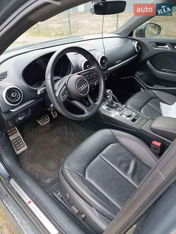 Седан Audi A3 2018 в Кропивницком