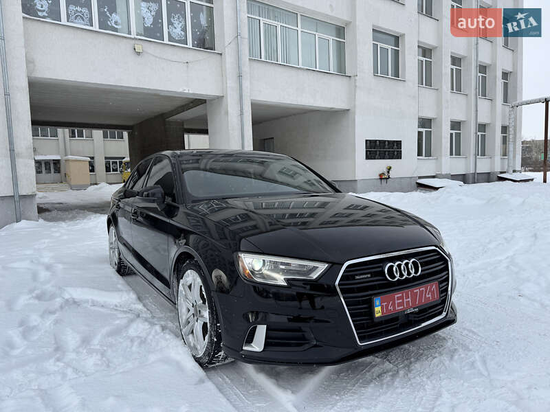 Седан Audi A3 2017 в Староконстантинове