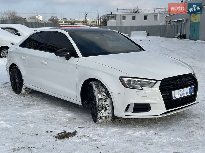 Седан Audi A3 2016 в Киеве