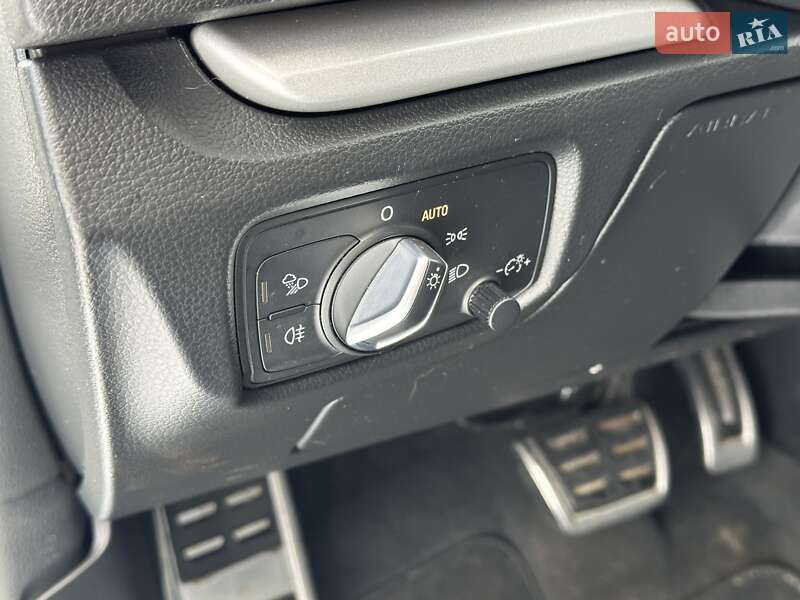 Седан Audi A3 2016 в Киеве