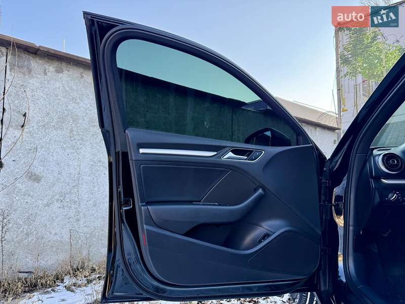 Седан Audi A3 2016 в Одессе