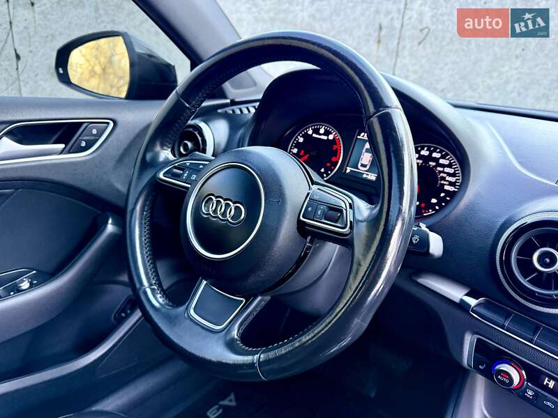 Седан Audi A3 2016 в Одессе