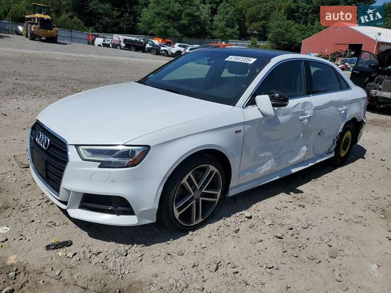 Седан Audi A3 2019 в Киеве