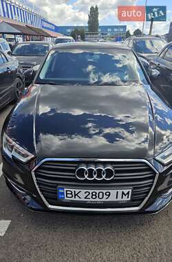 Седан Audi A3 2014 в Рівному