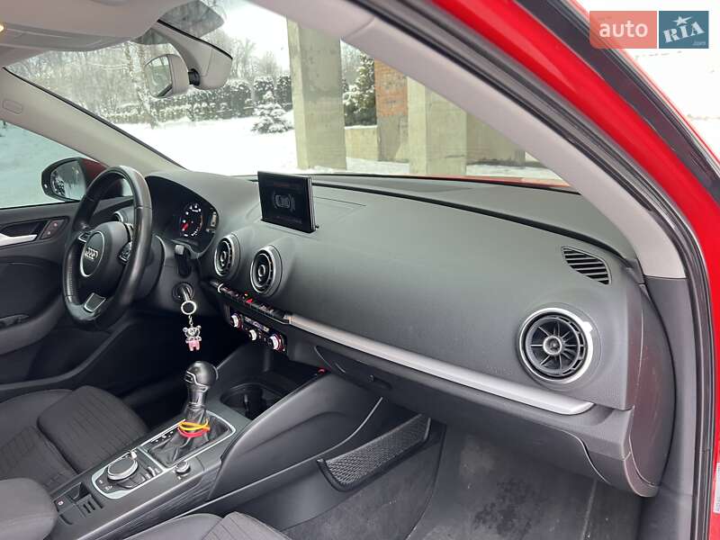 Хэтчбек Audi A3 2015 в Хмельницком