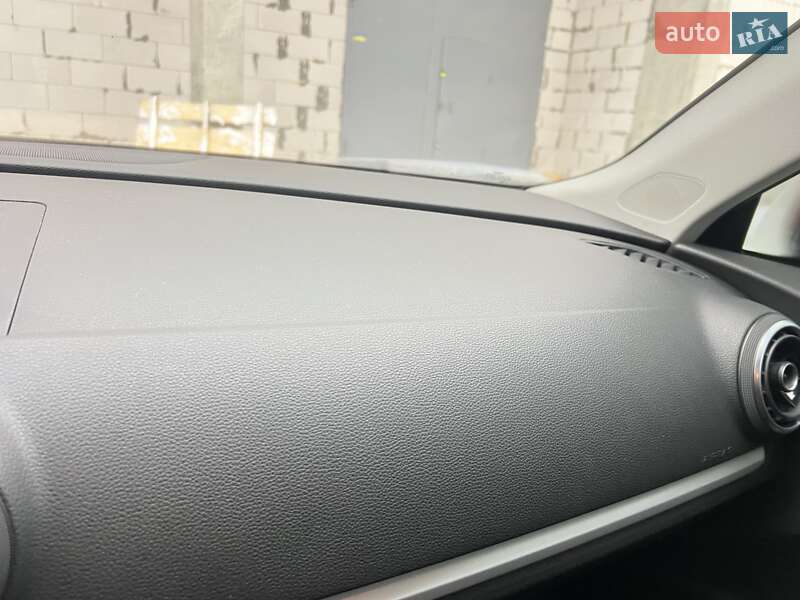 Хэтчбек Audi A3 2015 в Хмельницком