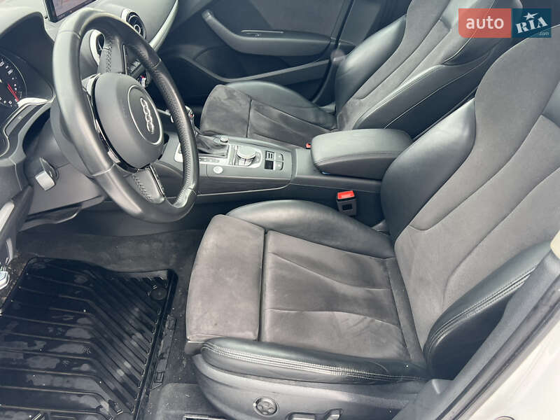 Хэтчбек Audi A3 2016 в Запорожье