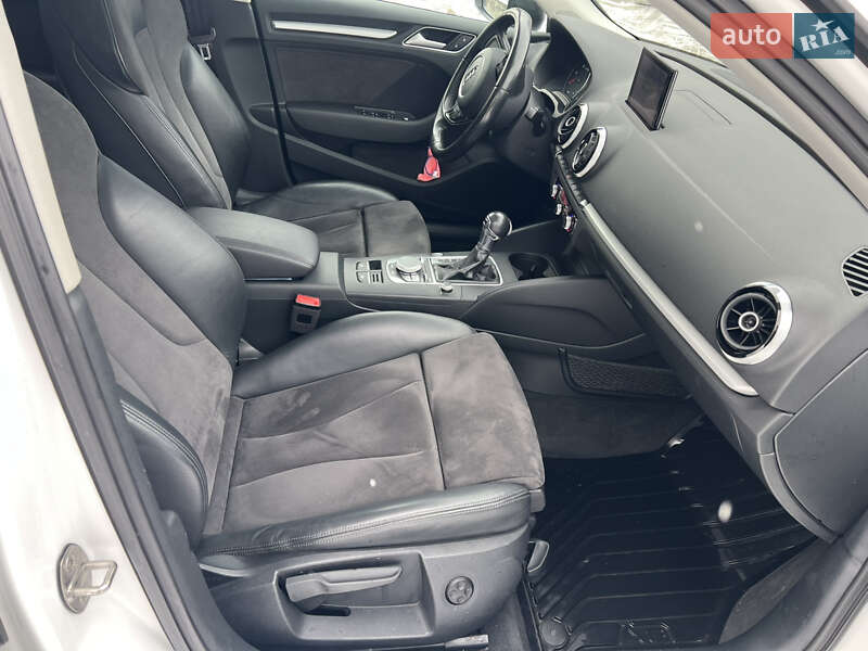 Хэтчбек Audi A3 2016 в Запорожье