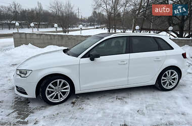 Хэтчбек Audi A3 2016 в Запорожье
