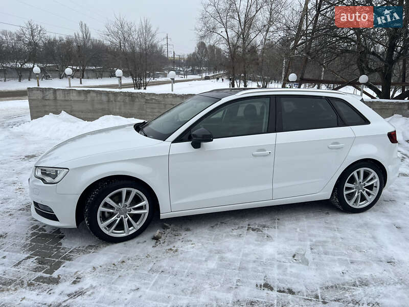 Хэтчбек Audi A3 2016 в Запорожье