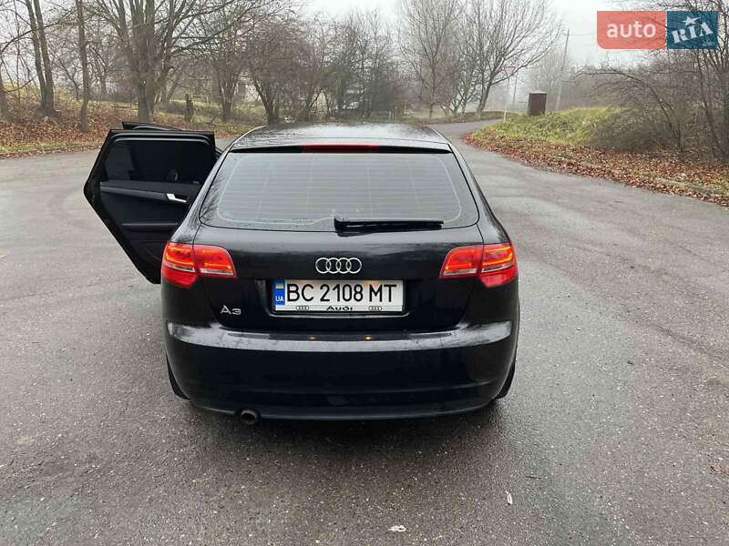 Хэтчбек Audi A3 2010 в Рава-Русской