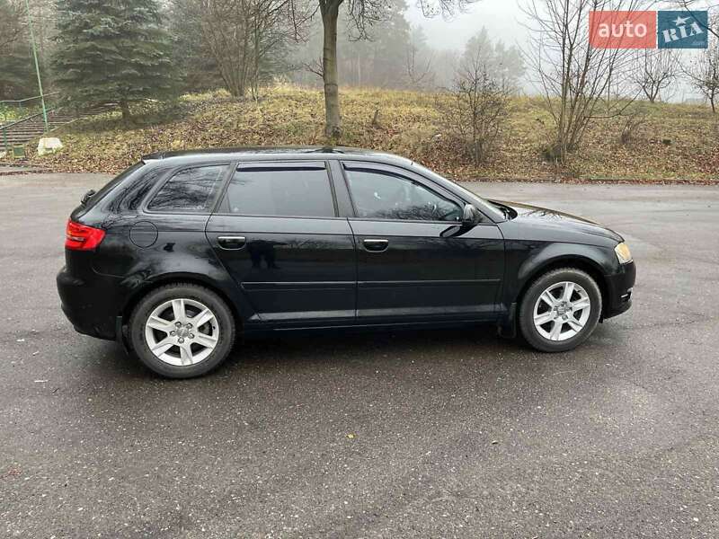 Хэтчбек Audi A3 2010 в Рава-Русской