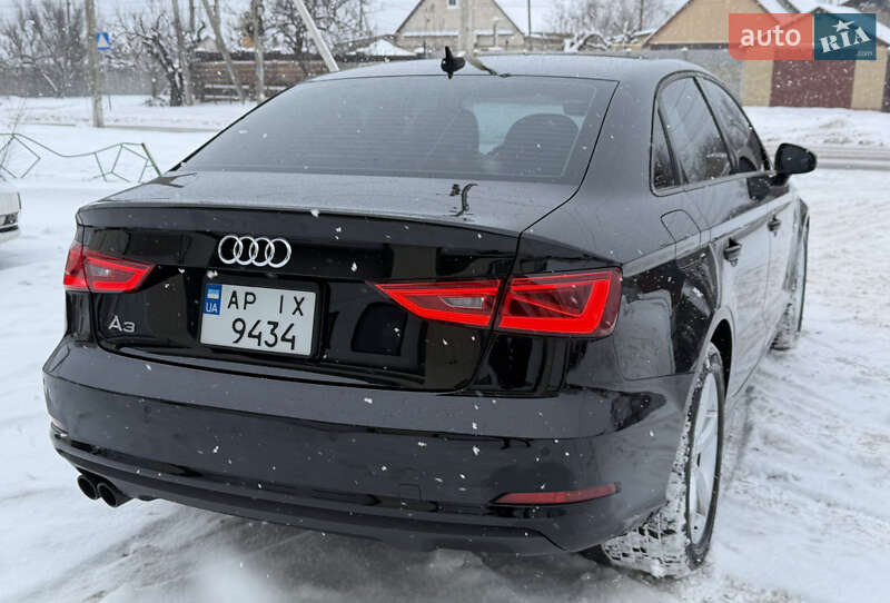 Седан Audi A3 2015 в Запоріжжі