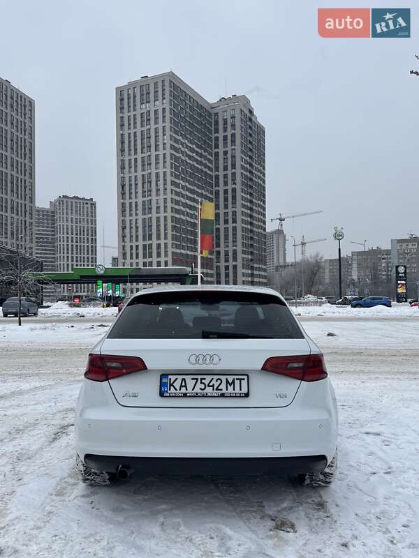 Хэтчбек Audi A3 2015 в Киеве