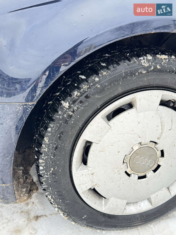 Хэтчбек Audi A3 2004 в Сходнице