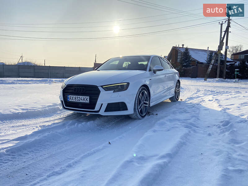 Седан Audi A3 2018 в Харькове