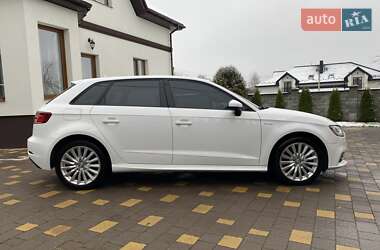 Хэтчбек Audi A3 2017 в Ровно