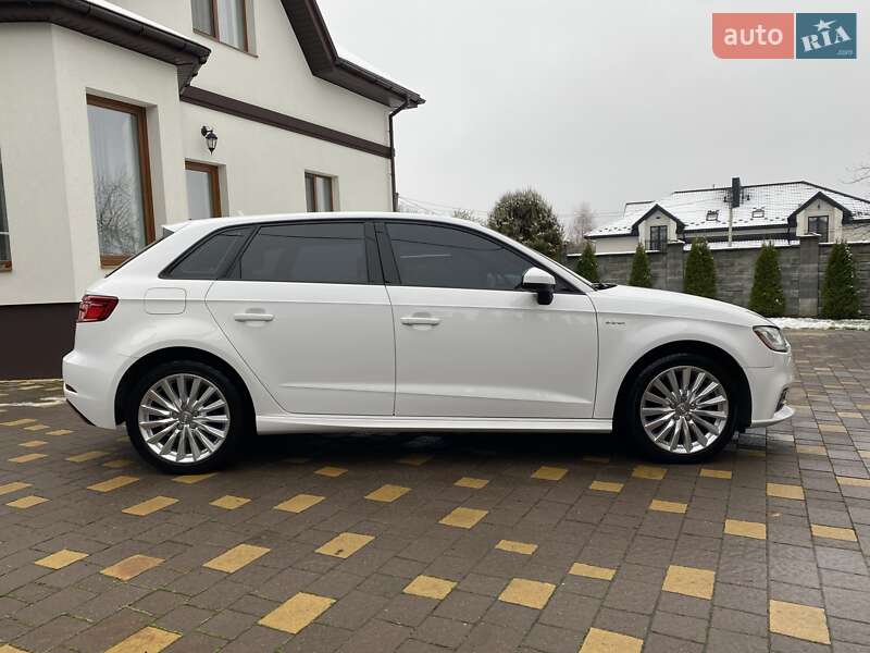 Хэтчбек Audi A3 2017 в Ровно