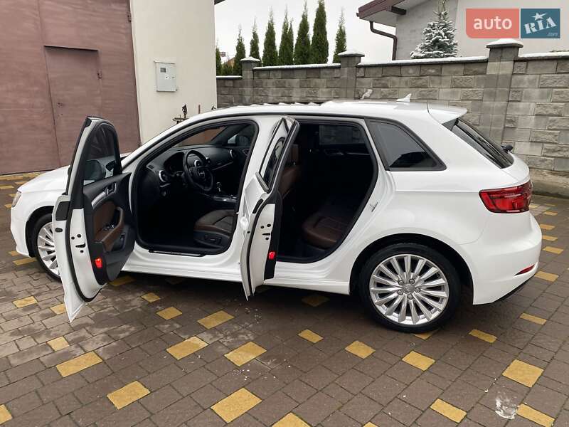 Хэтчбек Audi A3 2017 в Ровно