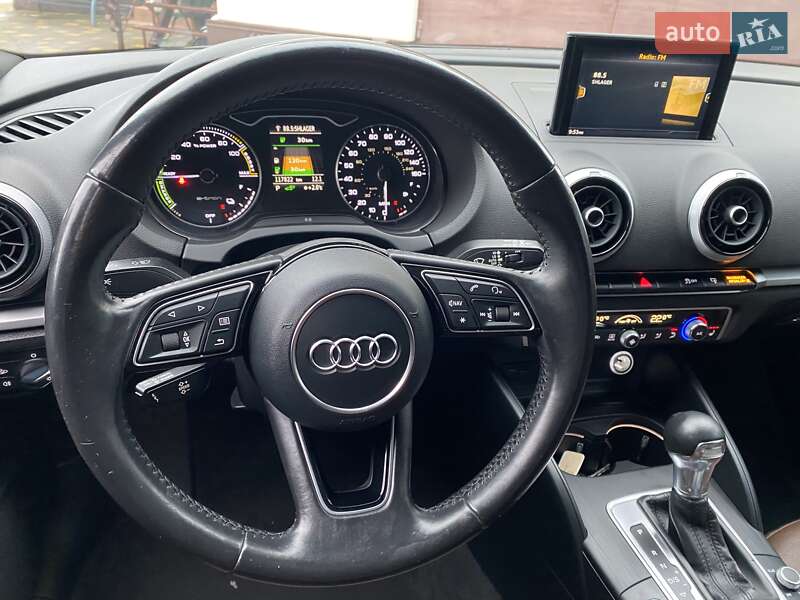 Хэтчбек Audi A3 2017 в Ровно