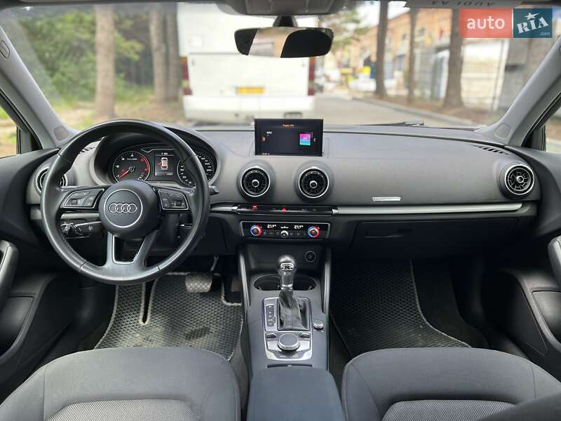 Хетчбек Audi A3 2019 в Львові