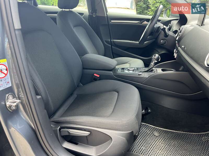 Хетчбек Audi A3 2019 в Львові