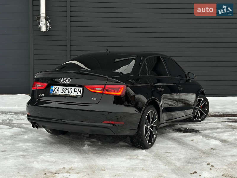 Седан Audi A3 2015 в Киеве