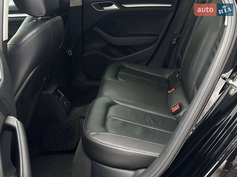 Седан Audi A3 2015 в Киеве