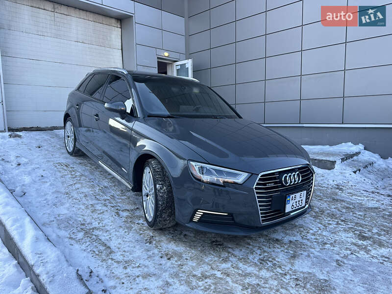 Хэтчбек Audi A3 2018 в Виннице фото Хэтчбек Audi A3 2018 в Виннице