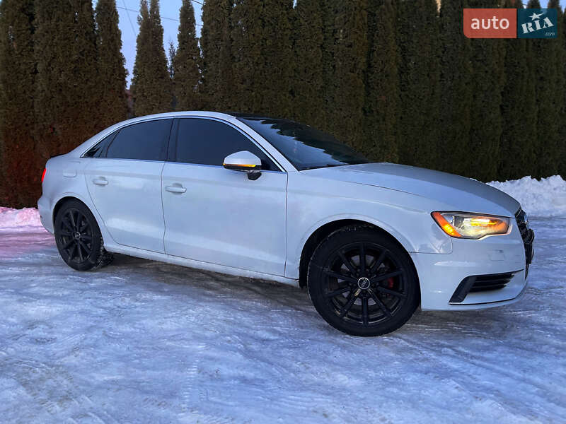 Седан Audi A3 2015 в Самборі