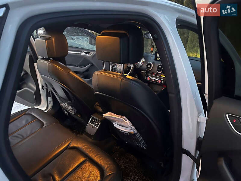 Седан Audi A3 2015 в Самборі