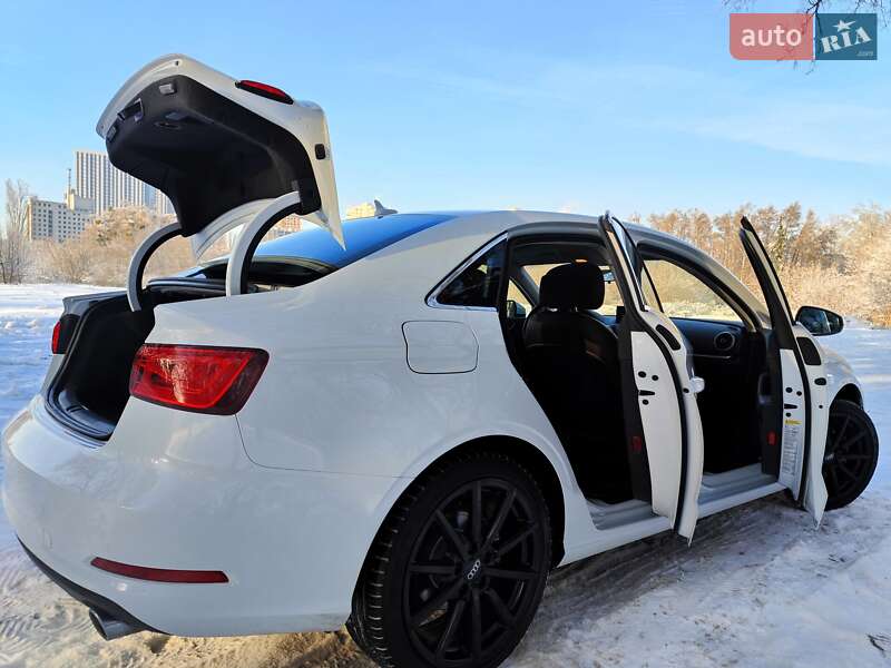Седан Audi A3 2015 в Києві