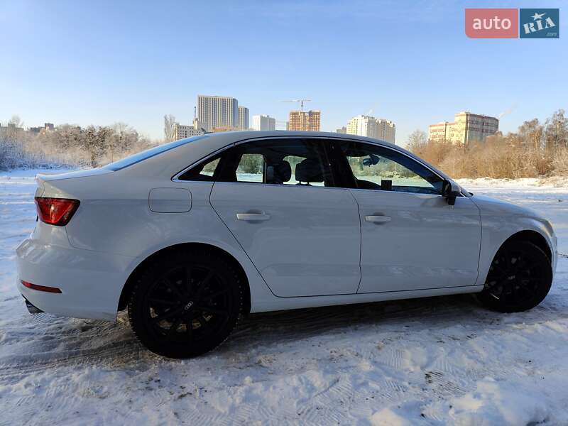 Седан Audi A3 2015 в Києві