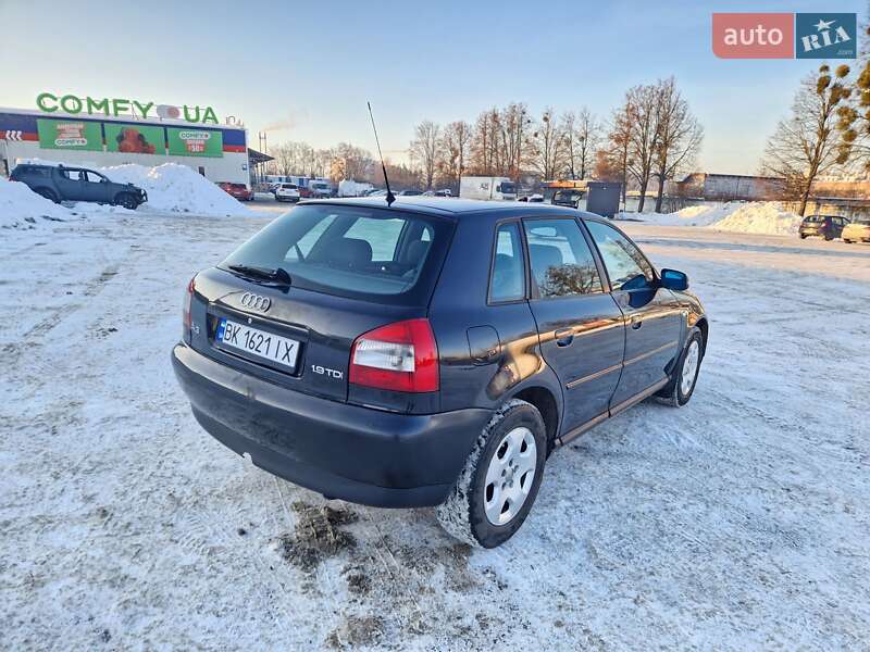 Хэтчбек Audi A3 2001 в Ровно