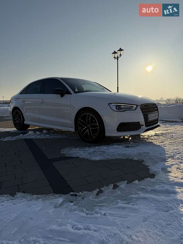 Седан Audi A3 2016 в Мукачевому