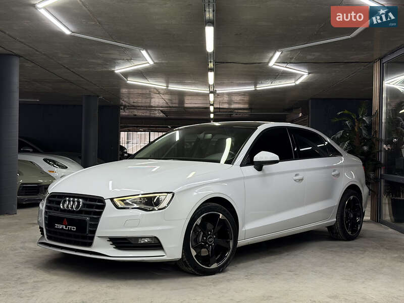 Седан Audi A3 2015 в Одессе