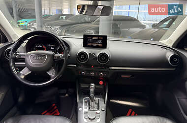 Седан Audi A3 2015 в Одессе