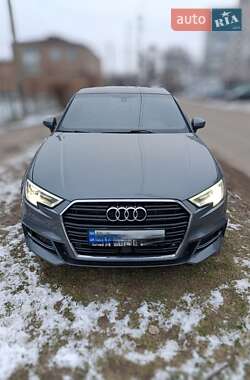Седан Audi A3 2018 в Кропивницком