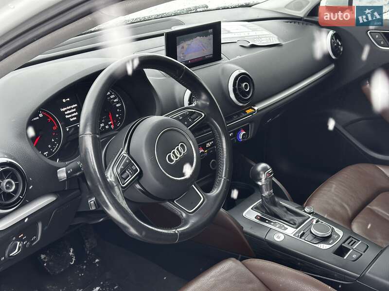 Седан Audi A3 2015 в Львове