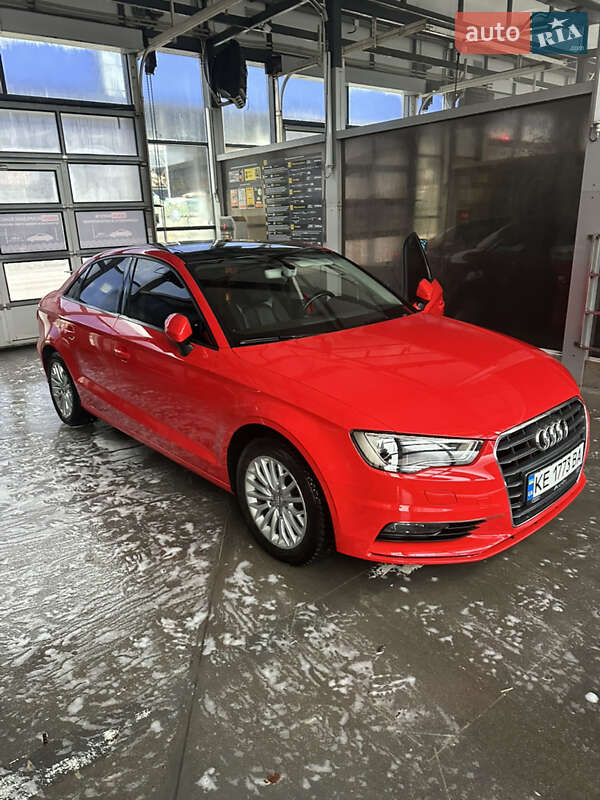 Седан Audi A3 2016 в Днепре