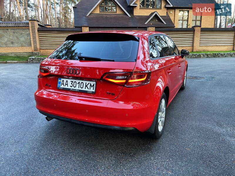 Хэтчбек Audi A3 2016 в Киеве