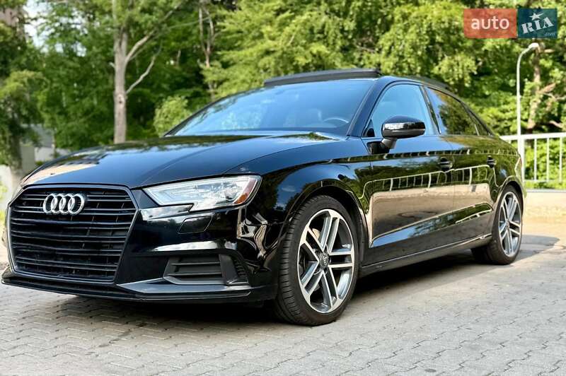 Седан Audi A3 2019 в Ивано-Франковске