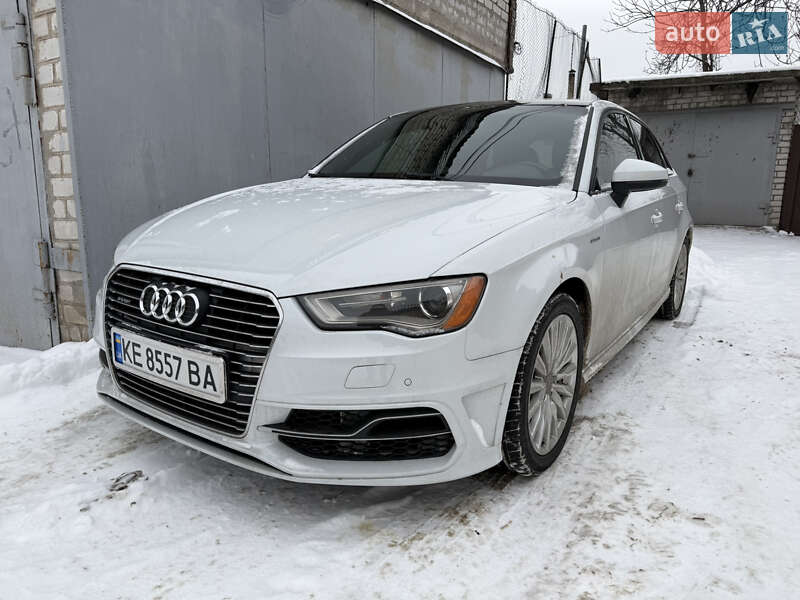 Хетчбек Audi A3 2016 в Дніпрі фото 2 Хетчбек Audi A3 2016 в Дніпрі
