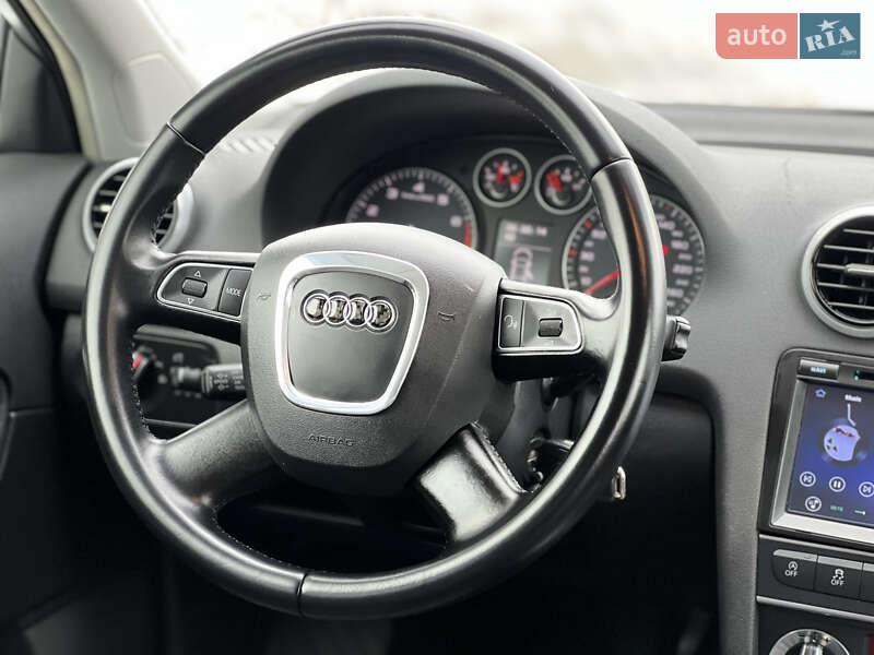 Хэтчбек Audi A3 2010 в Староконстантинове