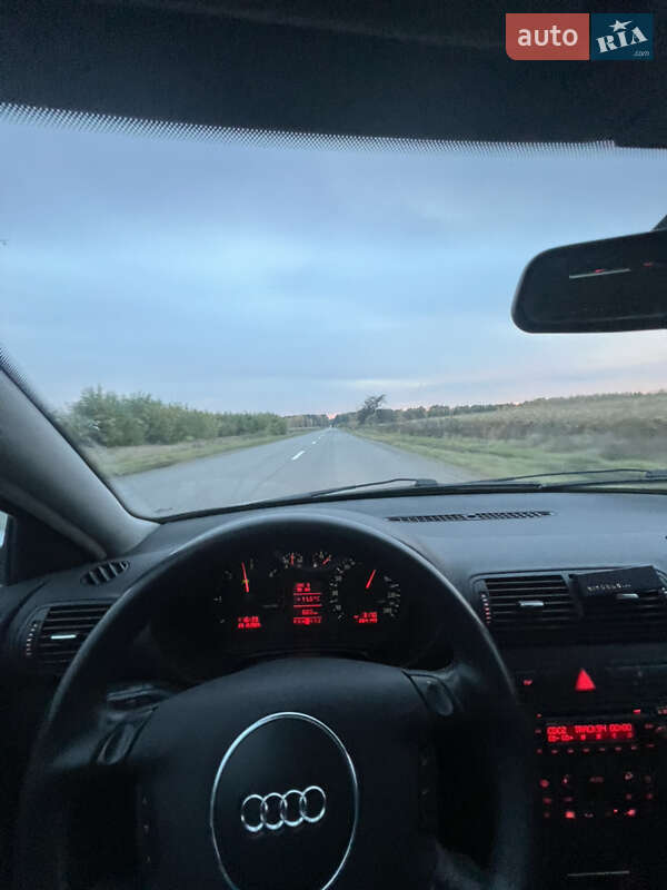 Хэтчбек Audi A3 2003 в Чернигове