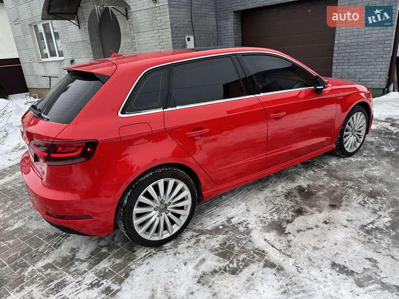 Хетчбек Audi A3 2015 в Вінниці