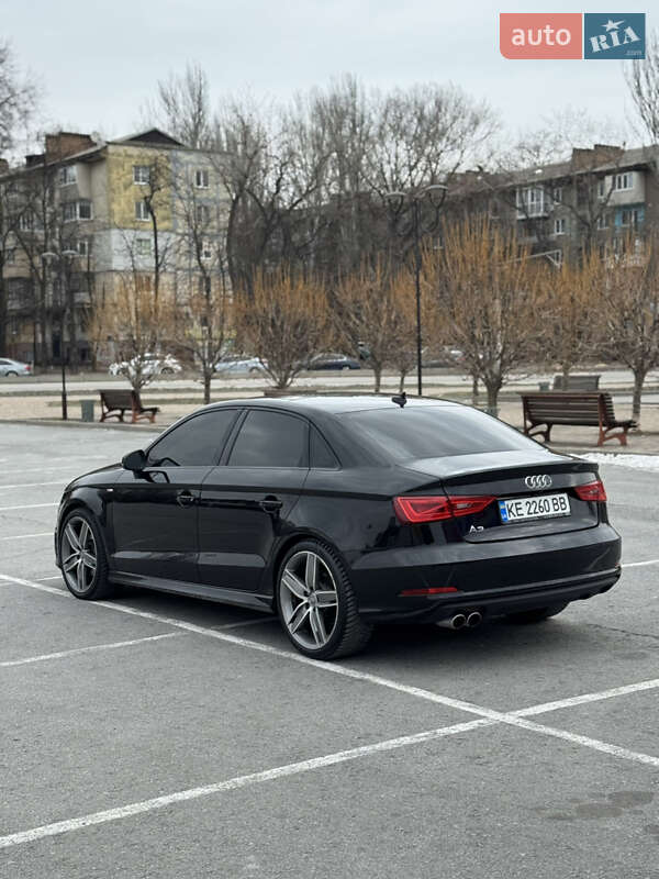 Седан Audi A3 2015 в Запорожье