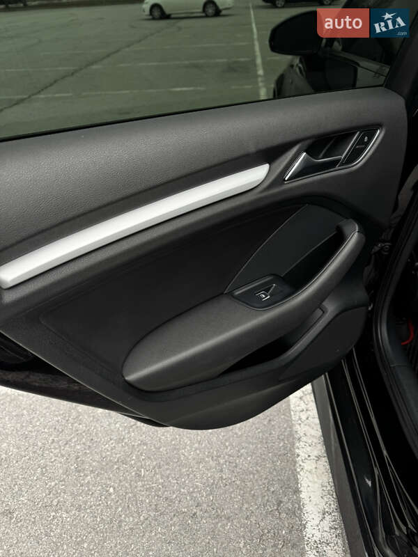 Седан Audi A3 2015 в Запорожье