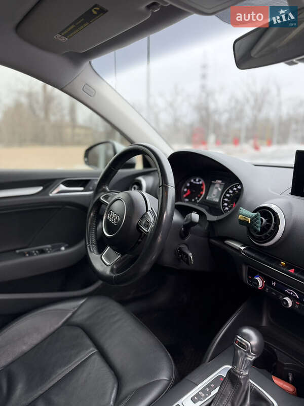 Седан Audi A3 2015 в Кривом Роге
