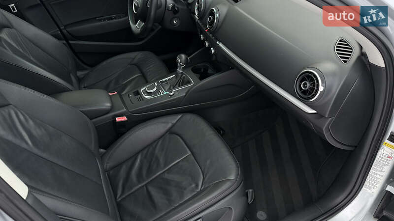 Седан Audi A3 2015 в Луцьку